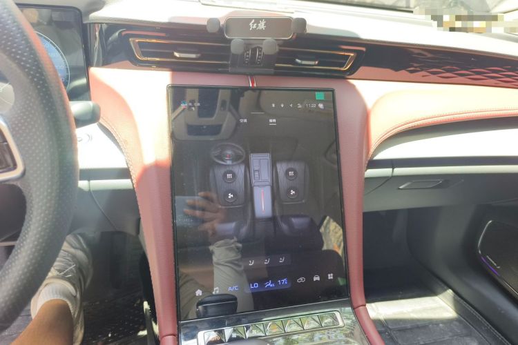 Used Hongqi H5 2024 2.0T Automatic Smart Connect Flagship Edition Audio And AC Panel