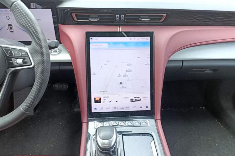 Used Hongqi H5 2024 2.0T Automatic Smart Connect Flagship Edition Audio And AC Panel