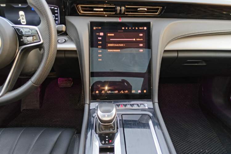 Used Hongqi H5 2024 1.5T DCT Smart Connect Flagship Edition Audio And AC Panel