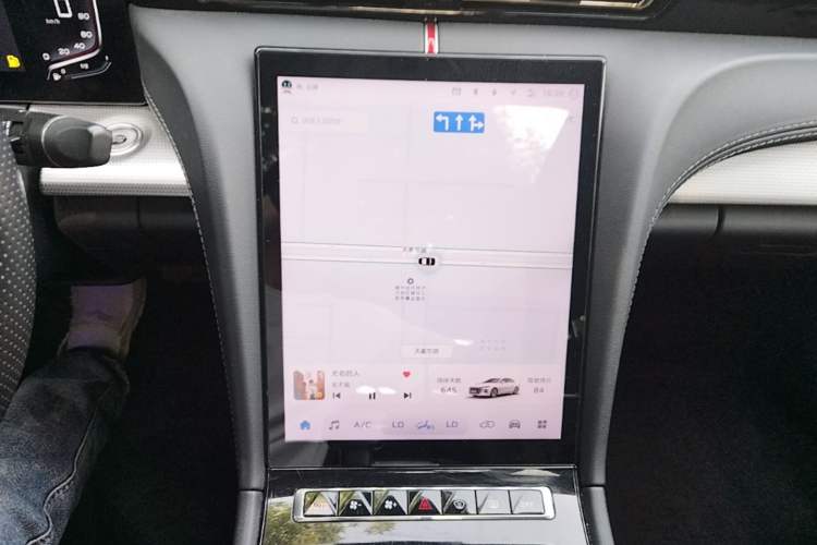 Used Hongqi H5 2024 1.5T DCT Smart Connect Flagship Edition Audio And AC Panel