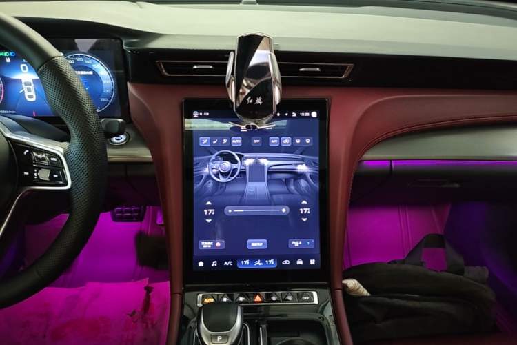 Used Hongqi H5 2024 2.0T Automatic Smart Connect Flagship Edition Audio And AC Panel