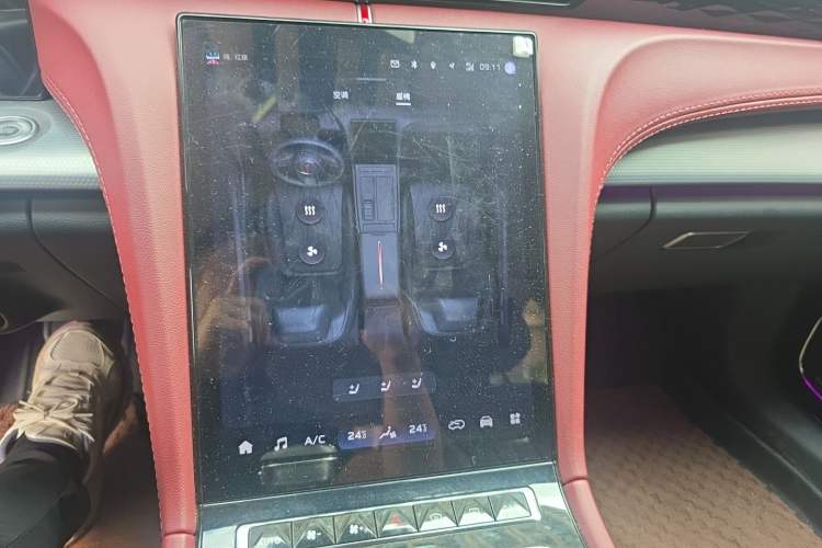 Used Hongqi H5 2024 2.0T Automatic Smart Connect Flagship Edition Audio And AC Panel