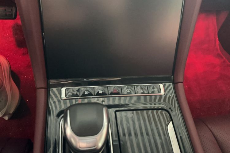 Used Hongqi H5 2024 2.0T Automatic Smart Connect Flagship Edition Audio And AC Panel
