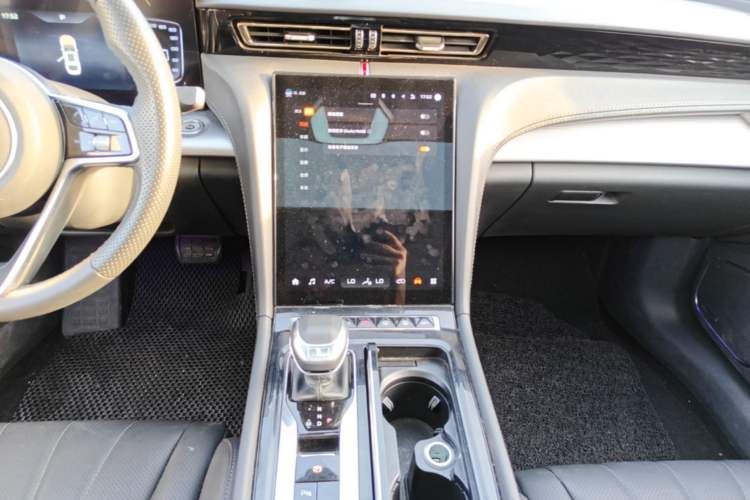 Used Hongqi H5 2024 1.5T DCT Smart Connect Flagship Edition Audio And AC Panel