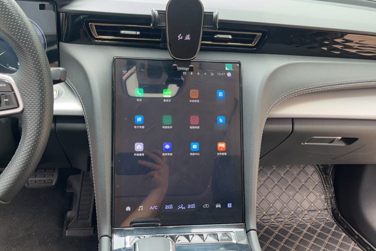 Used Hongqi H5 2024 2.0T Automatic Smart Connect Flagship Edition Audio And AC Panel