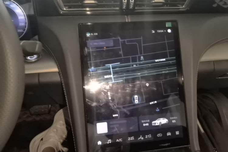 Used Hongqi H5 2024 2.0T Automatic Smart Connect Flagship Edition Audio And AC Panel