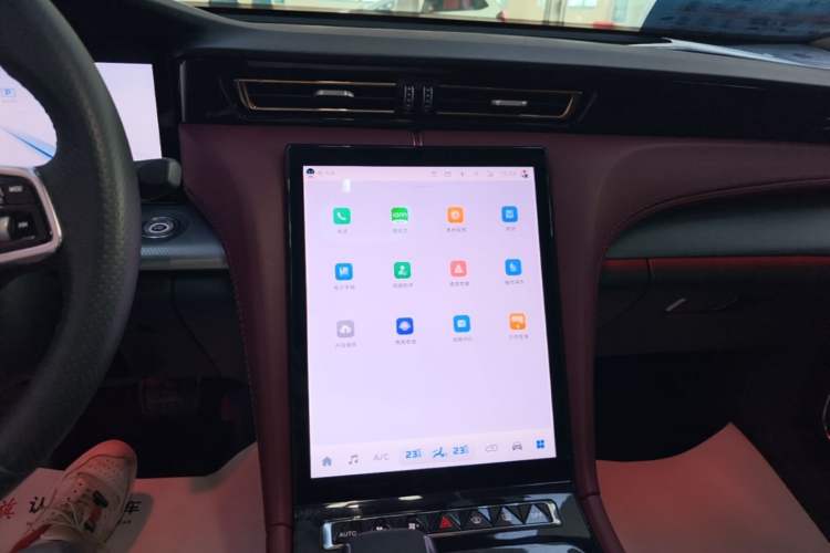 Used Hongqi H5 2024 2.0T Automatic Smart Connect Flagship Edition Audio And AC Panel