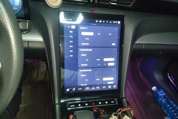 Used Hongqi H5 2024 1.5T HEV Smart Connect Flagship Edition Audio And AC Panel