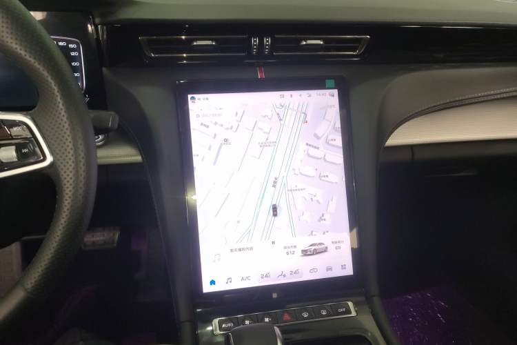 Used Hongqi H5 2024 1.5T DCT Smart Connect Flagship Edition Audio And AC Panel