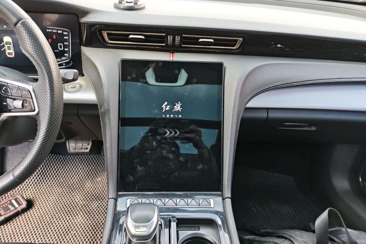 Used Hongqi H5 2024 1.5T DCT Smart Connect Flagship Edition Audio And AC Panel