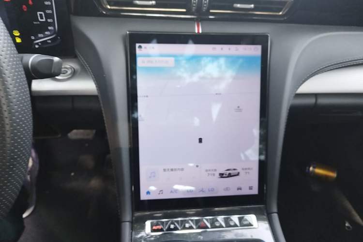 Used Hongqi H5 2024 1.5T DCT Smart Connect Flagship Edition Audio And AC Panel