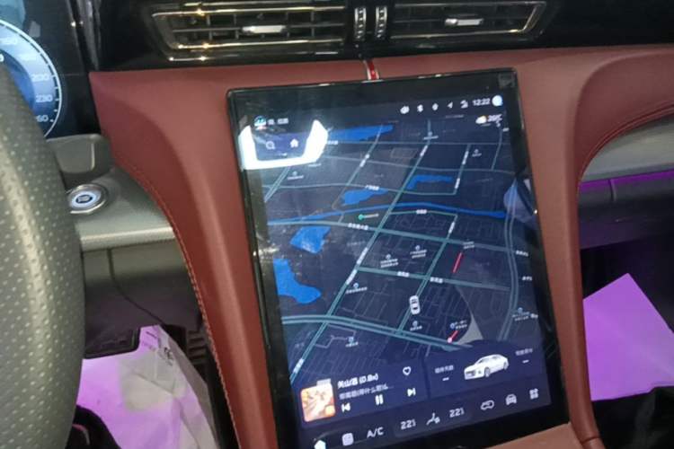 Used Hongqi H5 2024 2.0T Automatic Smart Connect Flagship Edition Audio And AC Panel