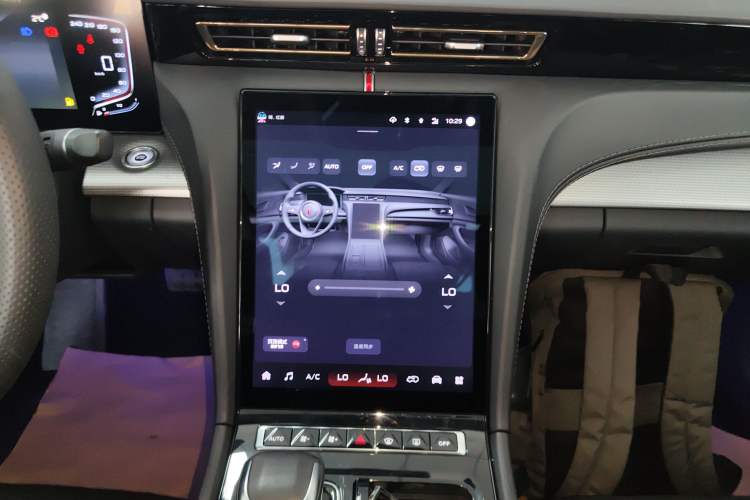 Used Hongqi H5 2024 1.5T DCT Smart Connect Flagship Edition Audio And AC Panel