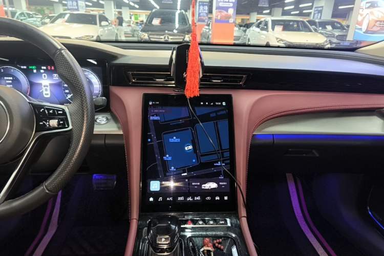 Used Hongqi H5 2024 2.0T Automatic Smart Connect Flagship Edition Audio And AC Panel