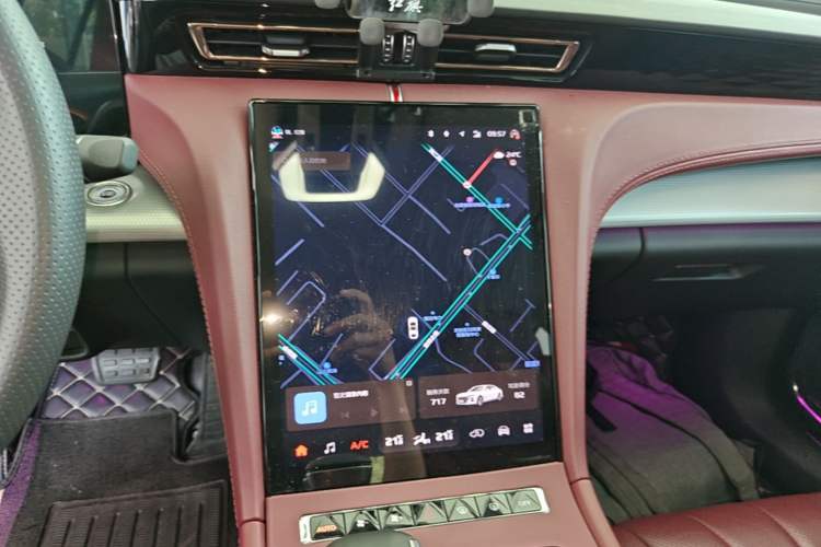 Used Hongqi H5 2024 2.0T Automatic Smart Connect Flagship Edition Audio And AC Panel