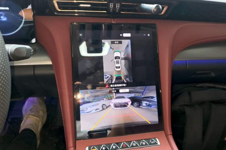 Used Hongqi H5 2024 2.0T Automatic Smart Connect Flagship Edition Audio And AC Panel