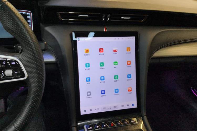 Used Hongqi H5 2024 1.5T DCT Smart Connect Flagship Edition Audio And AC Panel