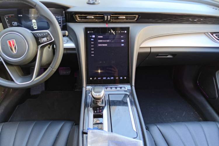 Used Hongqi H5 2024 1.5T DCT Smart Connect Flagship Edition Audio And AC Panel