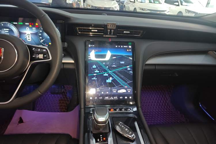 Used Hongqi H5 2024 2.0T Automatic Smart Connect Flagship Edition Audio And AC Panel