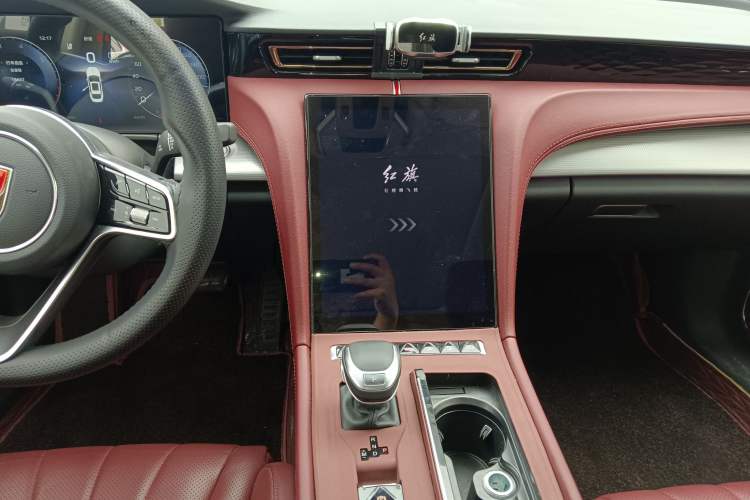 Used Hongqi H5 2024 2.0T Automatic Smart Connect Flagship Edition Audio And AC Panel