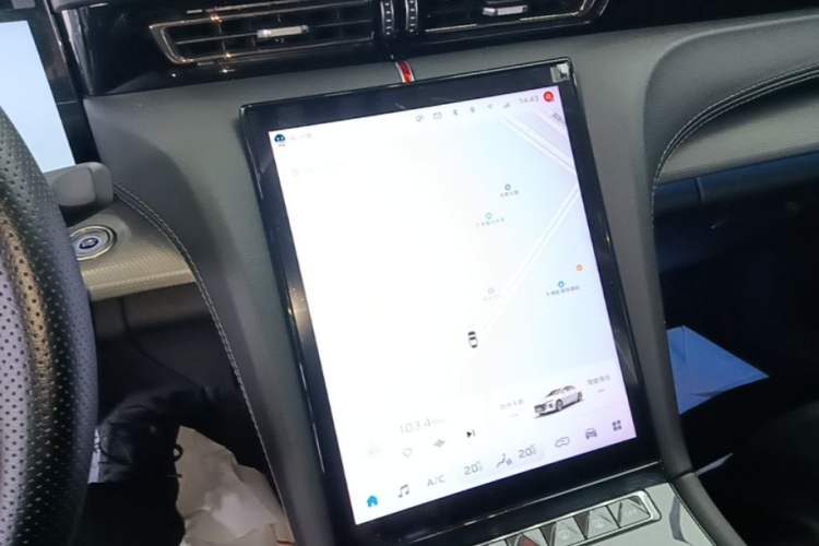 Used Hongqi H5 2024 2.0T Automatic Smart Connect Flagship Edition Audio And AC Panel