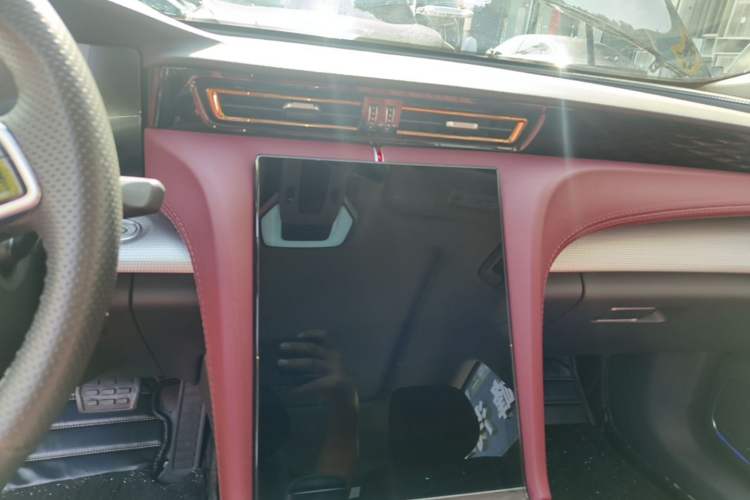 Used Hongqi H5 2024 1.5T DCT Smart Connect Flagship Edition Audio And AC Panel