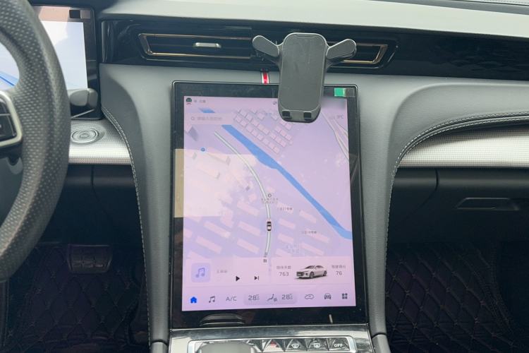 Used Hongqi H5 2024 2.0T Automatic Smart Connect Flagship Edition Audio And AC Panel