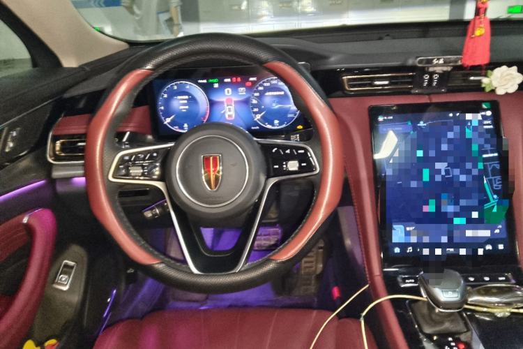 Used Hongqi H5 2024 2.0T Automatic Smart Connect Flagship Edition Center Console