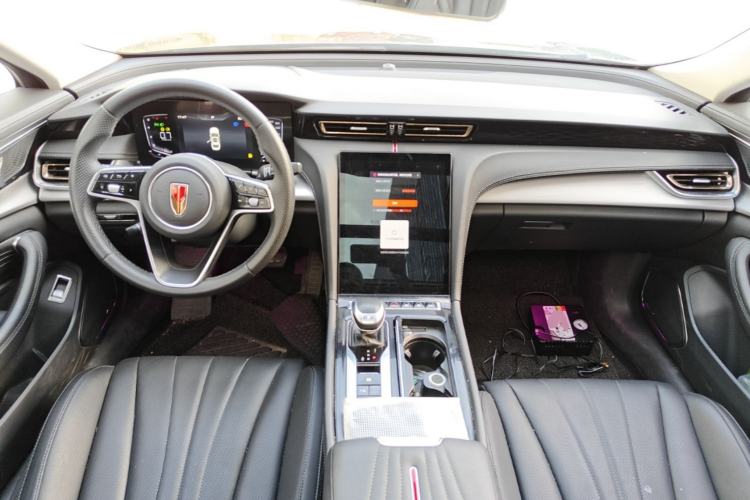 Used Hongqi H5 2024 1.5T DCT Smart Connect Flagship Edition Center Console