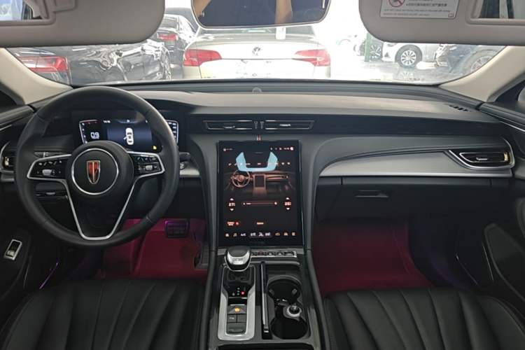 Used Hongqi H5 2024 1.5T DCT Smart Connect Flagship Edition Center Console