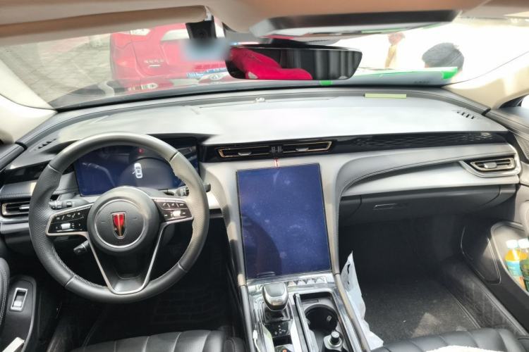 Used Hongqi H5 2024 2.0T Automatic Smart Connect Flagship Edition Center Console