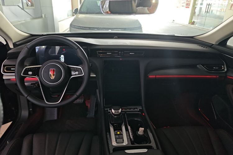 Used Hongqi H5 2024 2.0T Automatic Smart Connect Flagship Edition Center Console