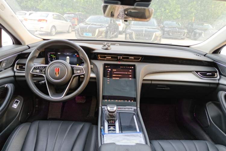 Used Hongqi H5 2024 1.5T DCT Smart Connect Flagship Edition Center Console