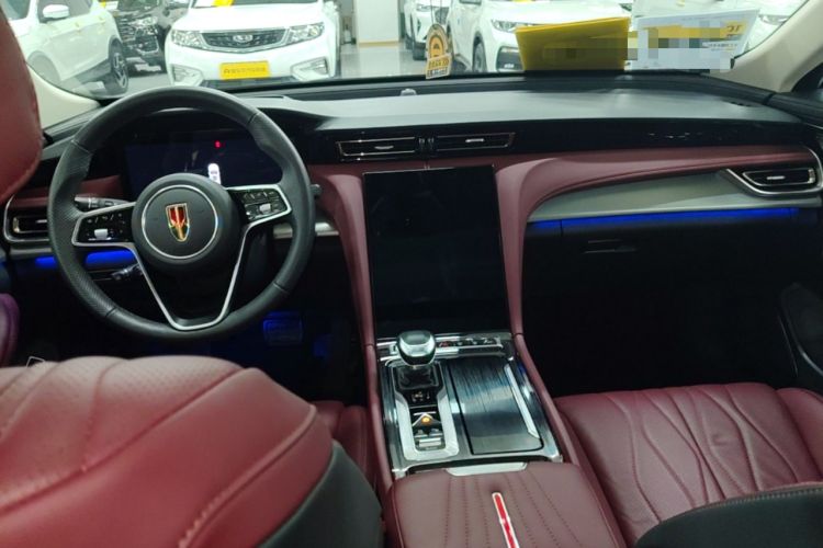 Used Hongqi H5 2024 2.0T Automatic Smart Connect Flagship Edition Center Console
