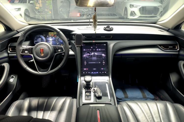 Used Hongqi H5 2024 2.0T Automatic Smart Connect Flagship Edition Center Console
