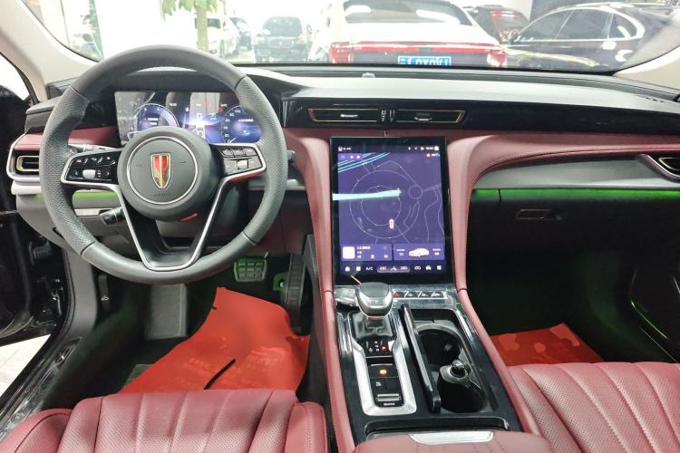 Used Hongqi H5 2024 2.0T Automatic Smart Connect Flagship Edition Center Console