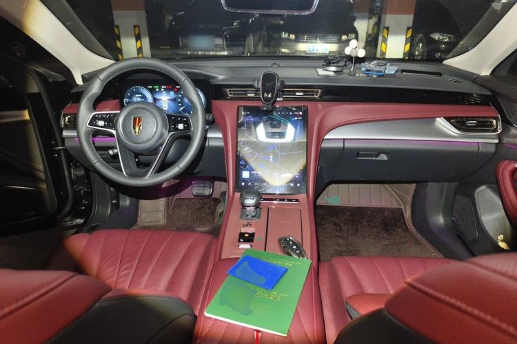 Used Hongqi H5 2024 2.0T Automatic Smart Connect Flagship Edition Center Console