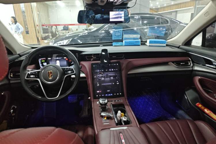 Used Hongqi H5 2024 1.5T DCT Smart Connect Flagship Edition Center Console