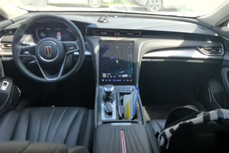 Used Hongqi H5 2024 1.5T DCT Smart Connect Flagship Edition Center Console