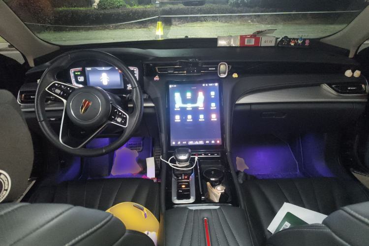 Used Hongqi H5 2024 1.5T DCT Smart Connect Flagship Edition Center Console