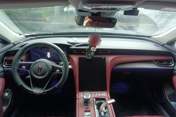 Used Hongqi H5 2024 2.0T Automatic Smart Connect Flagship Edition Center Console