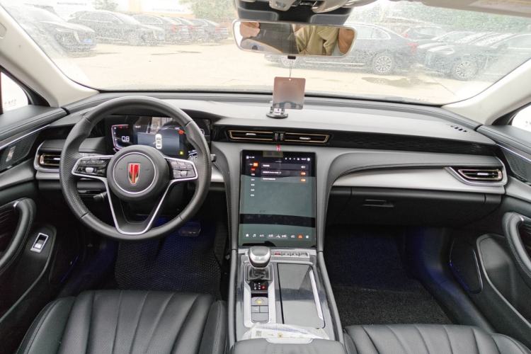 Used Hongqi H5 2024 1.5T DCT Smart Connect Flagship Edition Center Console
