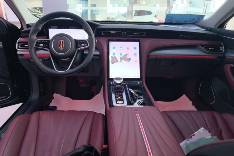 Used Hongqi H5 2024 2.0T Automatic Smart Connect Flagship Edition Center Console