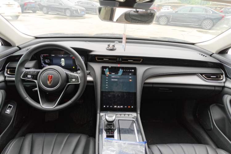 Used Hongqi H5 2024 1.5T DCT Smart Connect Flagship Edition Center Console