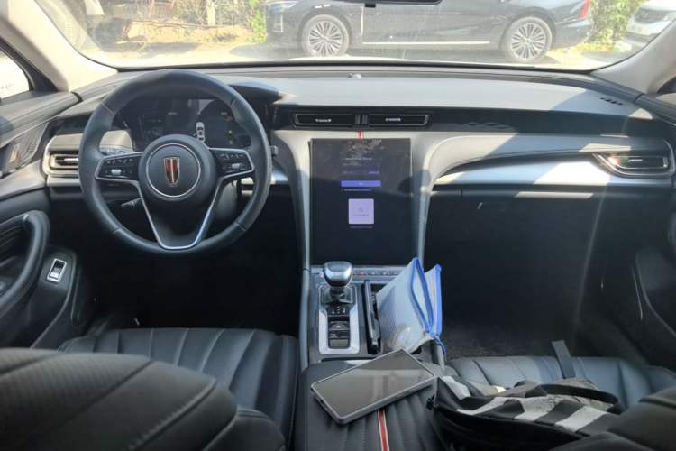 Used Hongqi H5 2024 1.5T DCT Smart Connect Flagship Edition Center Console