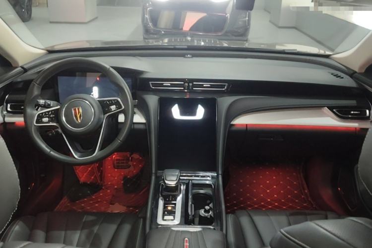 Used Hongqi H5 2024 2.0T Automatic Smart Connect Flagship Edition Center Console