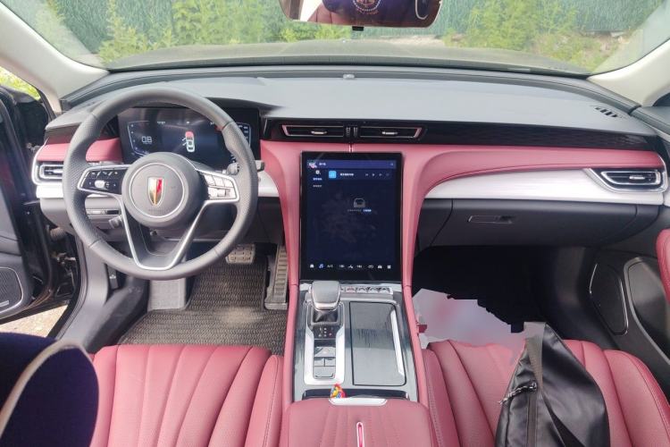 Used Hongqi H5 2024 1.5T DCT Smart Connect Flagship Edition Center Console