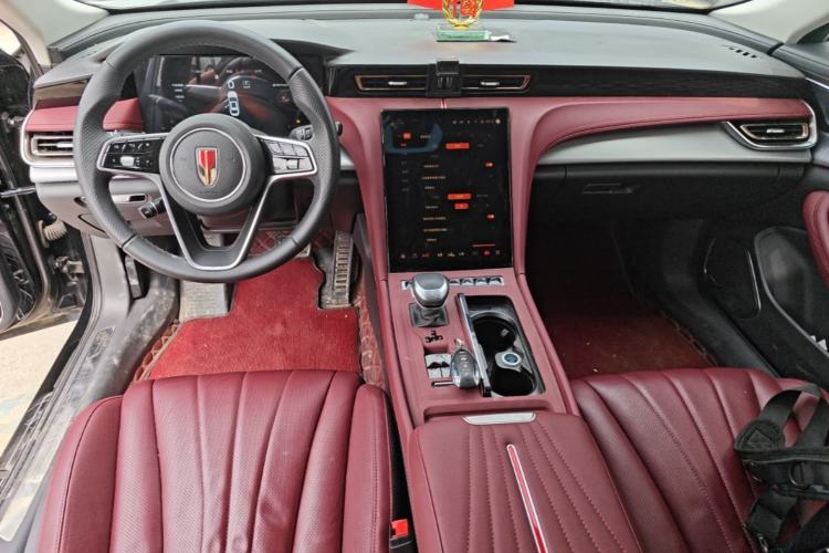Used Hongqi H5 2024 2.0T Automatic Smart Connect Flagship Edition Center Console