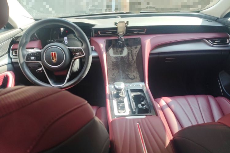 Used Hongqi H5 2024 2.0T Automatic Smart Connect Flagship Edition Center Console