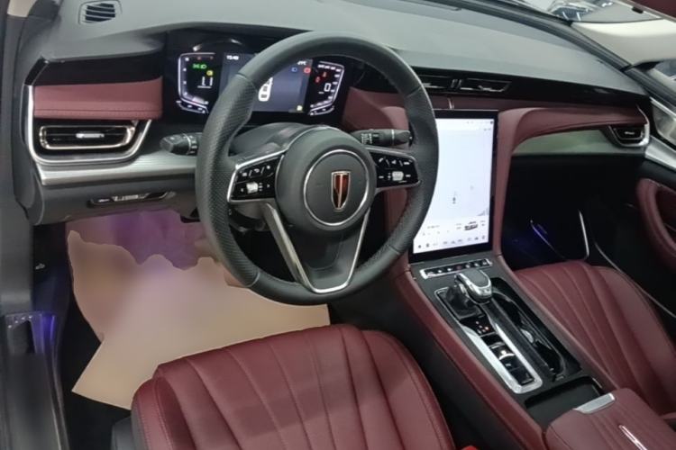 Used Hongqi H5 2024 1.5T DCT Smart Connect Flagship Edition Center Console